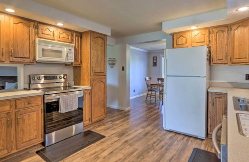 Berryville House | Berryville Home Near Wineries: Mountain Views