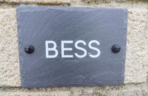 Lumbutts House | Bess Cottage