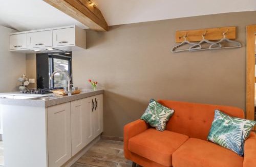 Lumbutts House | Bess Cottage