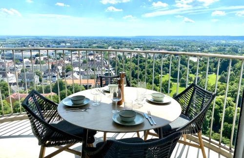 Antonsviertel Apartment | Best Butler Skyline Lodge City Apartment Netflix