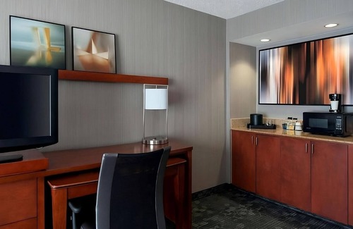 Torrance House | Best Deal, Free Parking! Comfortable Stay! Pet Friendly, Near Cabrillo Aquarium