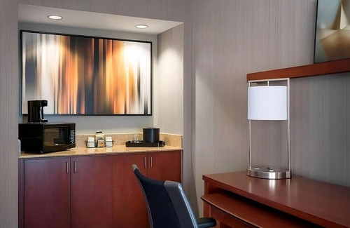Torrance House | Best Deal, Free Parking! Comfortable Stay! Pet Friendly, Near Cabrillo Aquarium