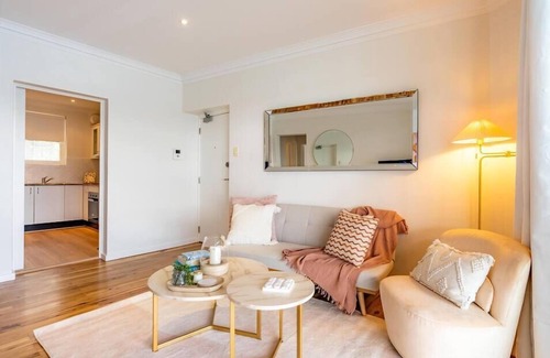 Kirribilli Apartment | Best Harbour Views & location in Sydney!