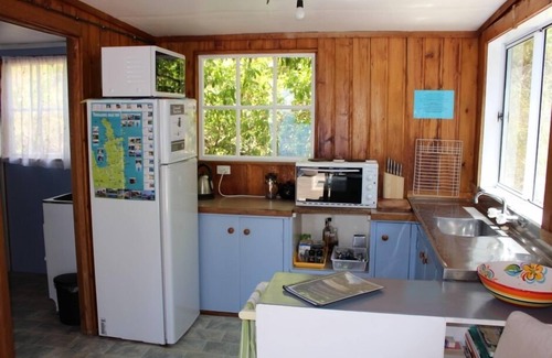 Tuateawa Cottage | Best Location 2013 Gold Piwa ~ Castaway Cottage