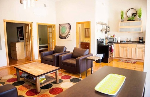Alto Pass House | * Best Location on the Wine Trail! * Hiking Trail 1 min away * Wi-Fi *