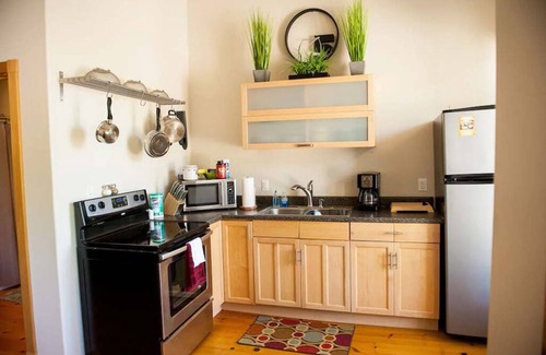 Alto Pass House | * Best Location on the Wine Trail! * Hiking Trail 1 min away * Wi-Fi *