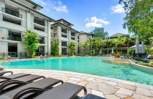 Palm Cove Apartment | Best location within the Temple Resort Palm Cove.