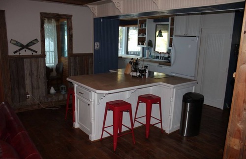 Cotton Gin Cabin | Best of Lake Limestone Waterfront; Kid-friendly Swimming/Fish/Kayaking