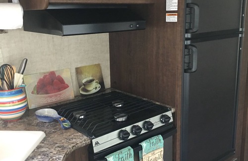 North Hills East House | Best price, clean and new rv trailer