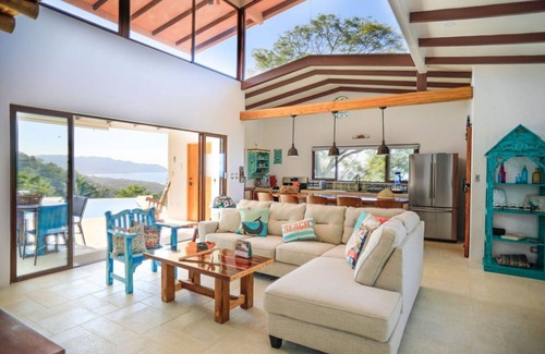 Santa Teresa House | Best view in Santa Teresa, 2 minutes from the beach beautiful artisan house