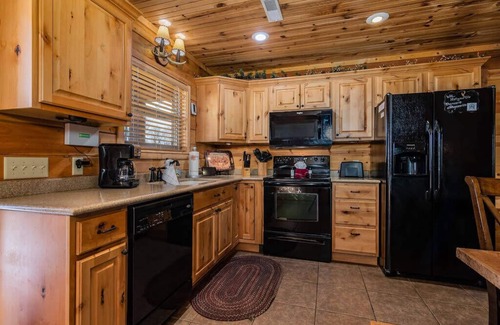 Branson Cedars Cabin | Best Views in the Area! Hot Tub, Grill, Pet Friendly, Near Big Cedar, Loft, & Games!