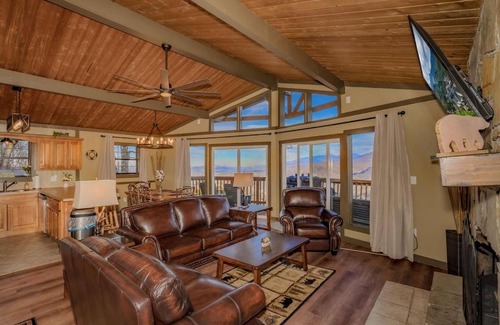 Chalet Village Ski Chalet | BEST VIEWS OF DOWNTOWN LIGHTS ANAKEESTA MT LECONTE TRAM SKY BRIDGE SKI HOT TUB