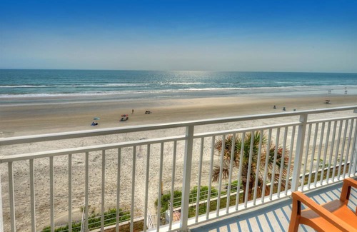 Daytona Beach Shores Hotel | Best Western Aku Tiki Inn