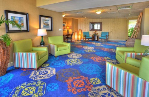 Daytona Beach Shores Hotel | Best Western Aku Tiki Inn