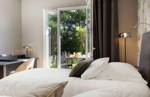 Perignat-les-Sarlieve Hotel | Best Western Plus Hotel Gergovie
