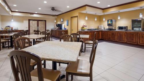 Geneseo Hotel | Best Western Geneseo Inn