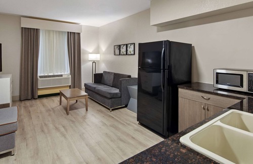 Walker's Island Hotel | Best Western Heritage Inn & Suites