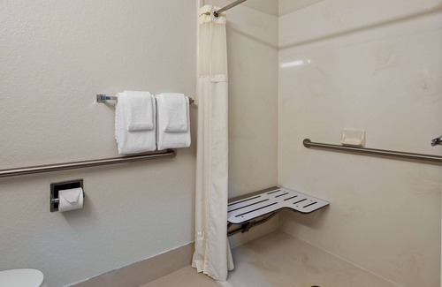 Walker's Island Hotel | Best Western Heritage Inn & Suites