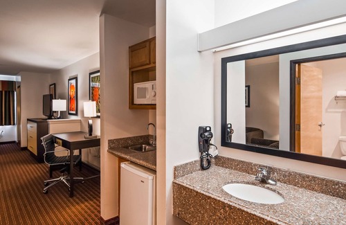 Copperas Cove Hotel | Best Western Inn & Suites