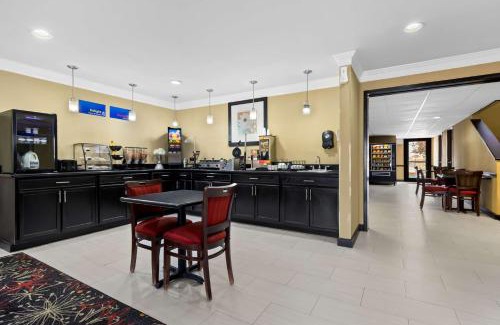 Broken Arrow Hotel | Best Western Kenosha Inn