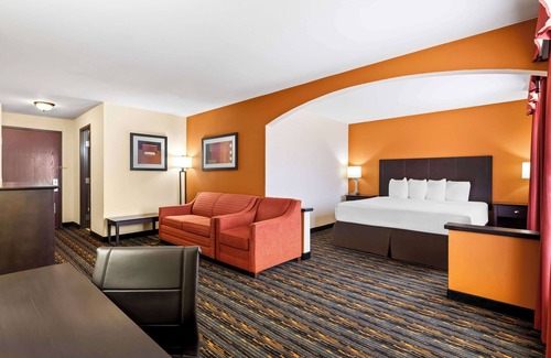 Broken Arrow Hotel | Best Western Kenosha Inn