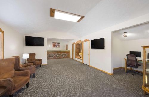 Clayton Hotel | Best Western Kokopelli Lodge