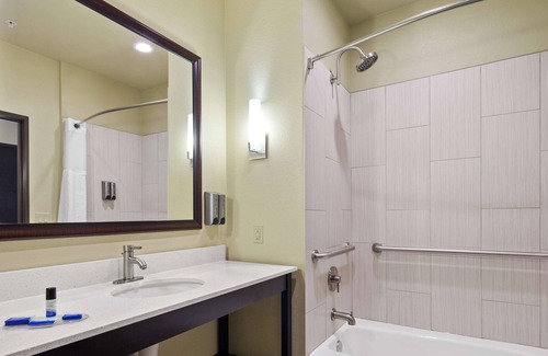 Lindsay Hotel | Best Western Lindsay Inn & Suites