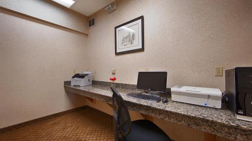 Macomb Hotel | Best Western Macomb Inn