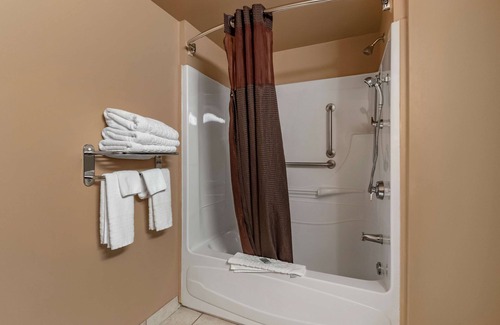 Prince Albert Hotel | Best Western Marquis Inn & Suites