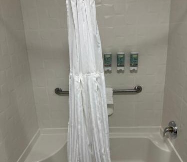 South Surrey Hotel | Best Western Peace Arch Inn