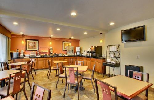 Berwick Hotel | Best Western Plus Altoona Inn