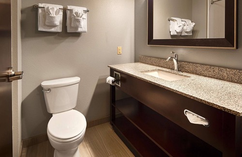 Poland Hotel | Best Western Plus Boardman Inn & Suites
