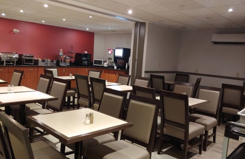 Burlington Hotel | Best Western Plus Burlington Inn & Suites