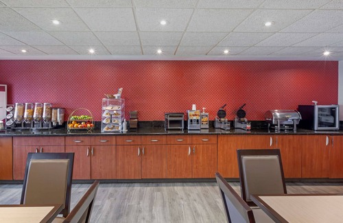 Burlington Hotel | Best Western Plus Burlington Inn & Suites