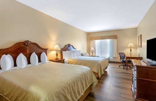 Frontier Hotel | Best Western Plus Fossil Country Inn & Suites