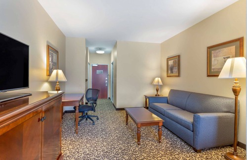 Frontier Hotel | Best Western Plus Fossil Country Inn & Suites
