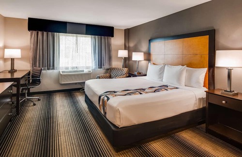 Indian Village Hotel | Best Western Plus Hyde Park Chicago Hotel