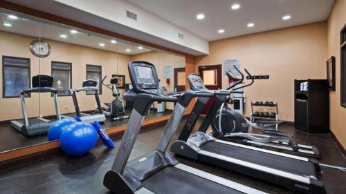 I-435 West KC-KS Hotel | Best Western Plus KC Speedway Inn & Suites