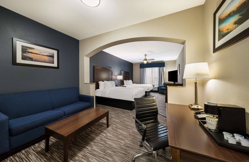 Lake Dallas Hotel | Best Western Plus Lake Dallas Inn & Suites