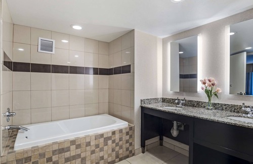 National City Hotel | Best Western Plus Marina Gateway Hotel