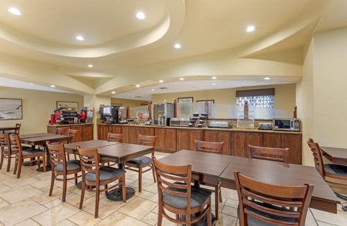 Greenville Hotel | Best Western Plus Monica Royale Inn & Suites