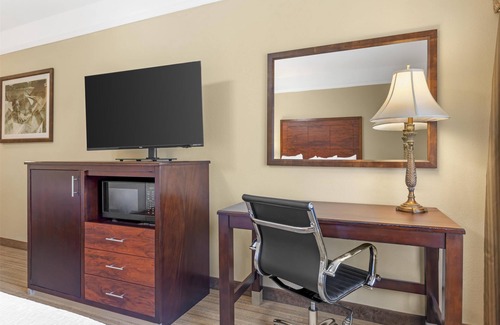 Greenville Hotel | Best Western Plus Monica Royale Inn & Suites
