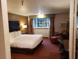 Wilsonville Hotel | Best Western Plus Parkway Inn