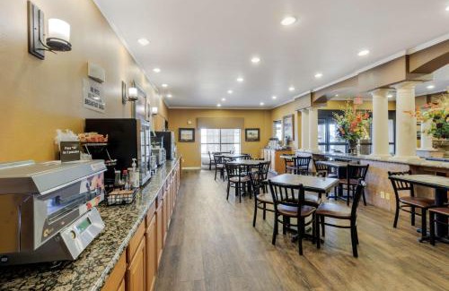 Clarendon Hotel | Best Western Plus Red River Inn