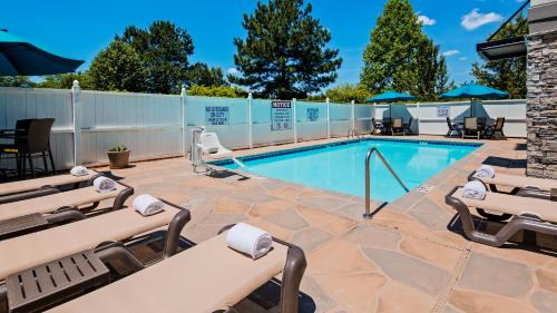 Valley Falls Hotel | Best Western Plus Spartanburg