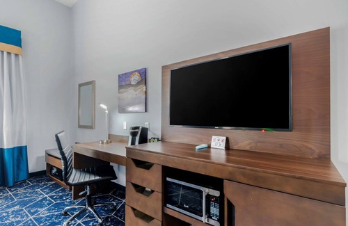 Airport Township Hotel | Best Western Plus St. Louis Airport Hotel
