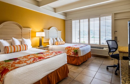 Downtown Dunedin Hotel | Best Western Plus Yacht Harbor Inn
