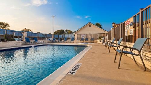 Gonzales Hotel | Best Western Regency Inn & Suites