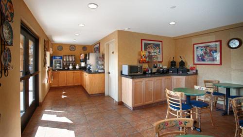 Watsonville Hotel | Best Western Rose Garden Inn