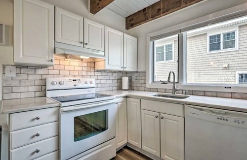 Sussex County House | Bethany Townhome-50ft to Shore!